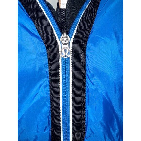 Lululemon Run Bundle Up Jacket in Black & Beaming Blue W/ Hood Size 6 - Picture 14 of 16